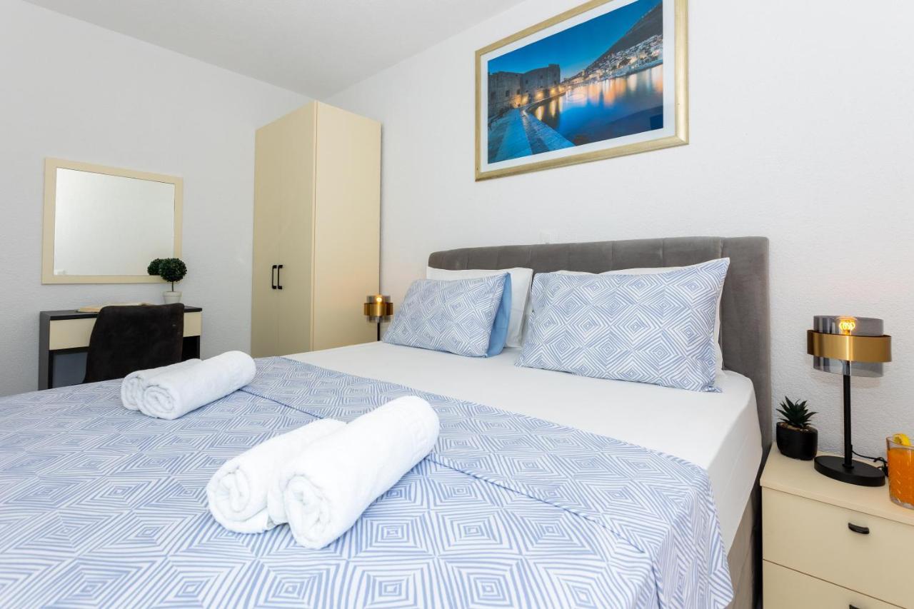 Apartment Rose Pool Comfort Ragusa Esterno foto