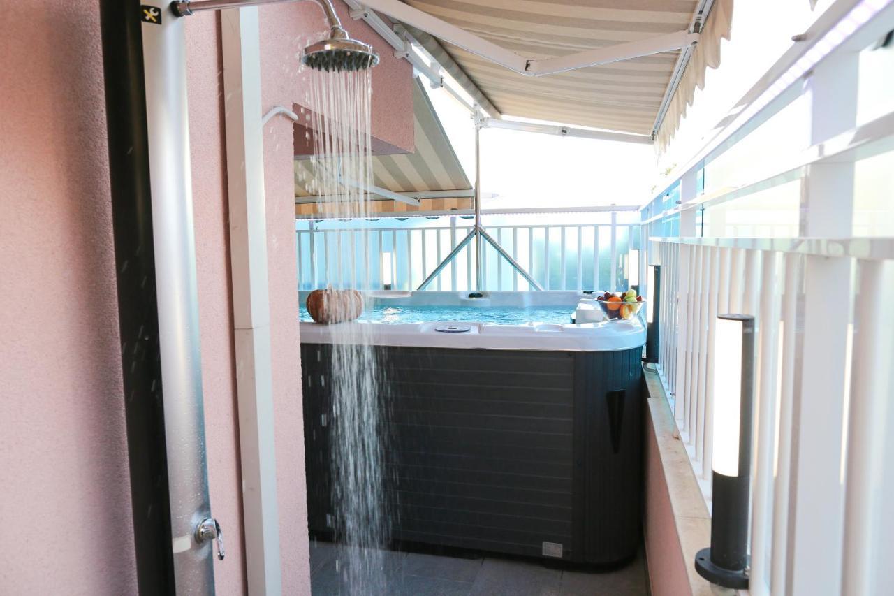 Apartment Rose Pool Comfort Ragusa Esterno foto