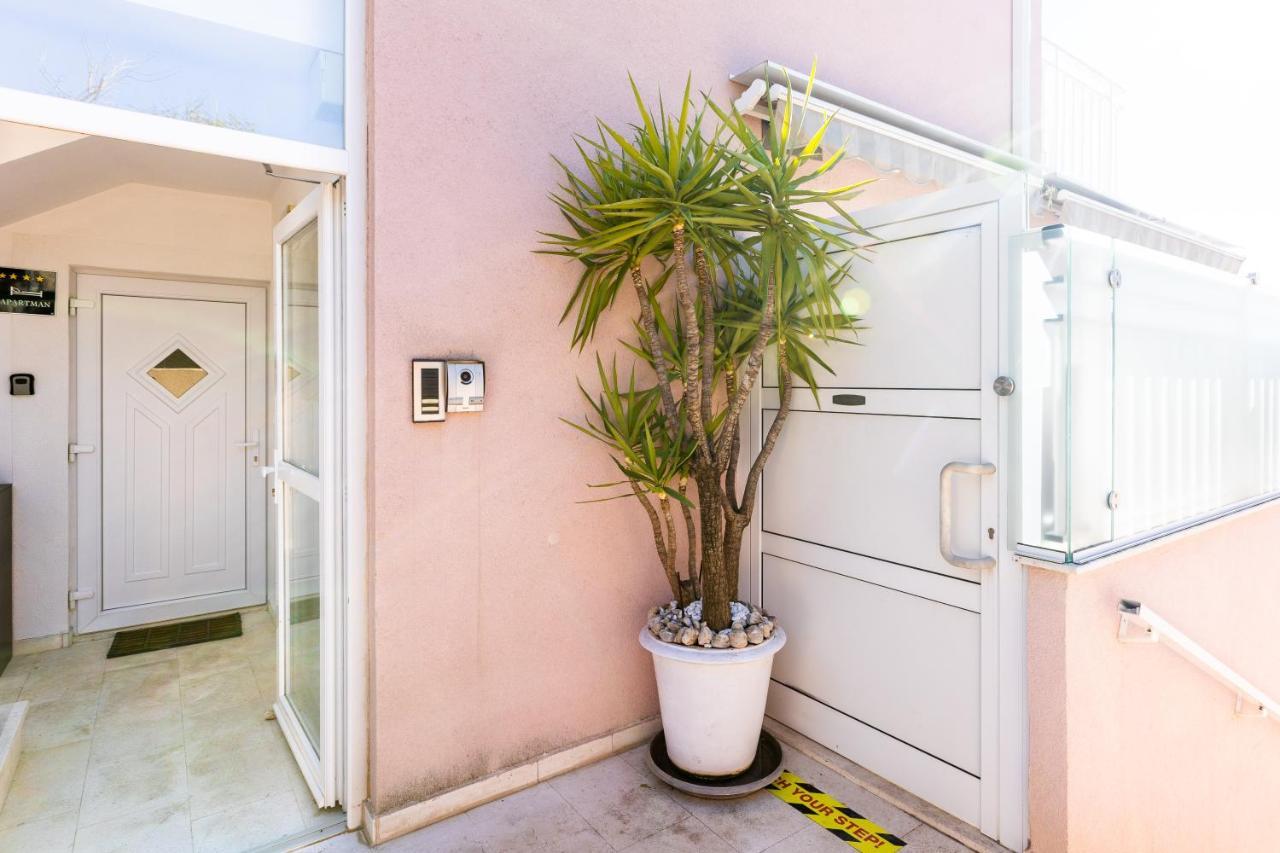 Apartment Rose Pool Comfort Ragusa Esterno foto